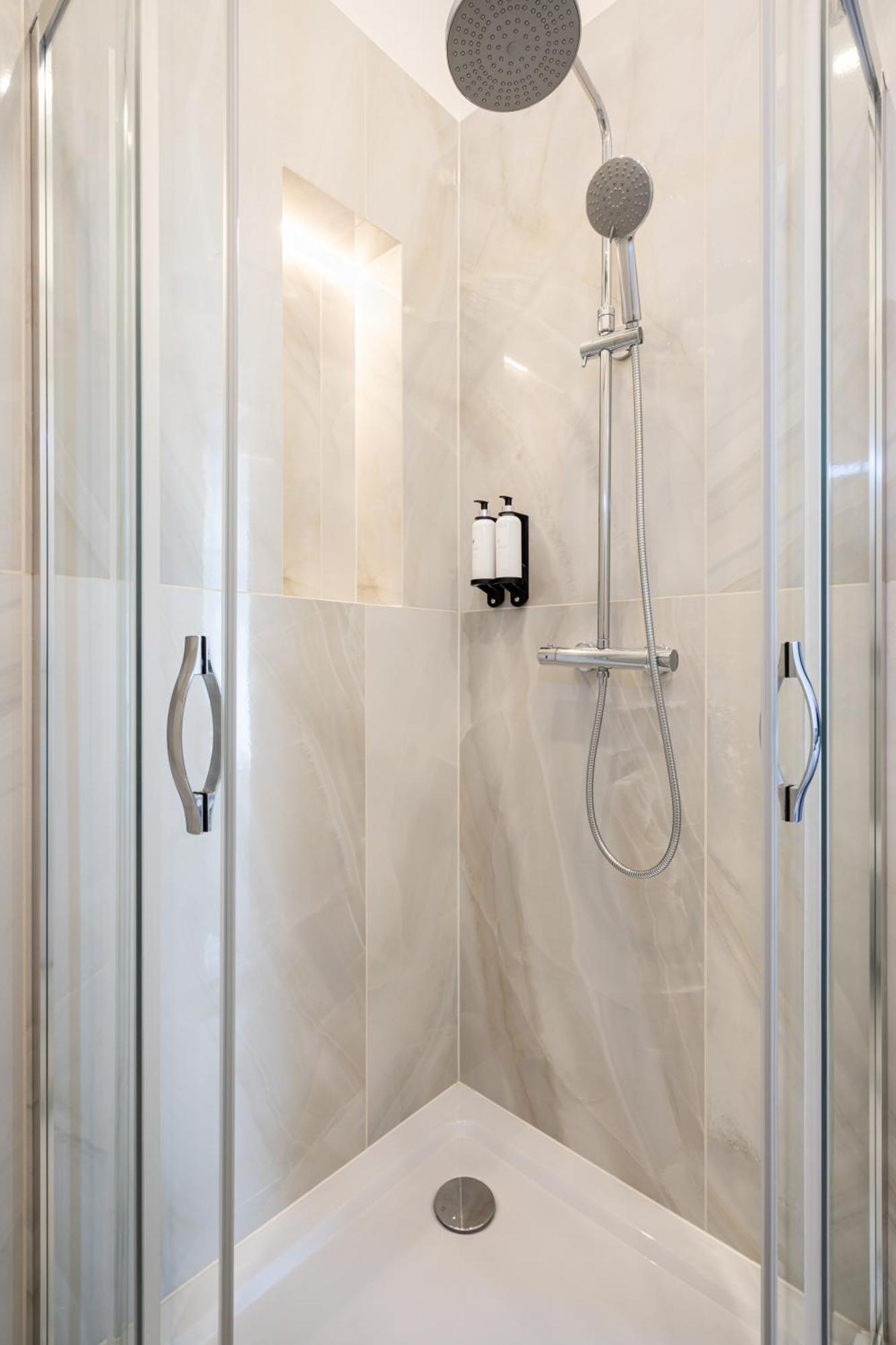 W30 - Wesselenyi Charming Apartment - Best Location By Bqa บูดาเปสต์ ภายนอก รูปภาพ