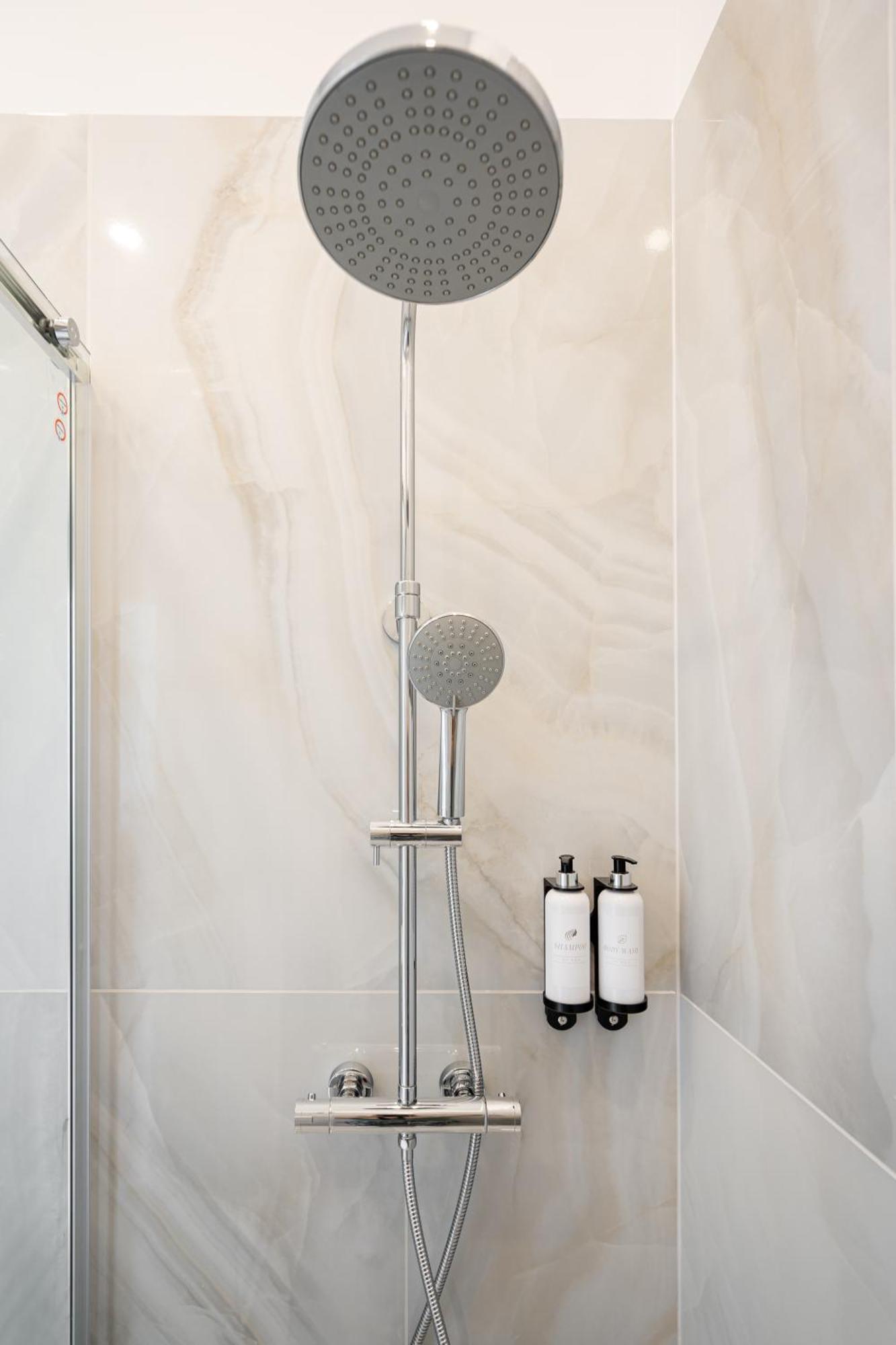 W30 - Wesselenyi Charming Apartment - Best Location By Bqa บูดาเปสต์ ภายนอก รูปภาพ